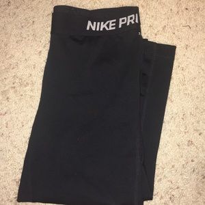 Nike pro crop leggings